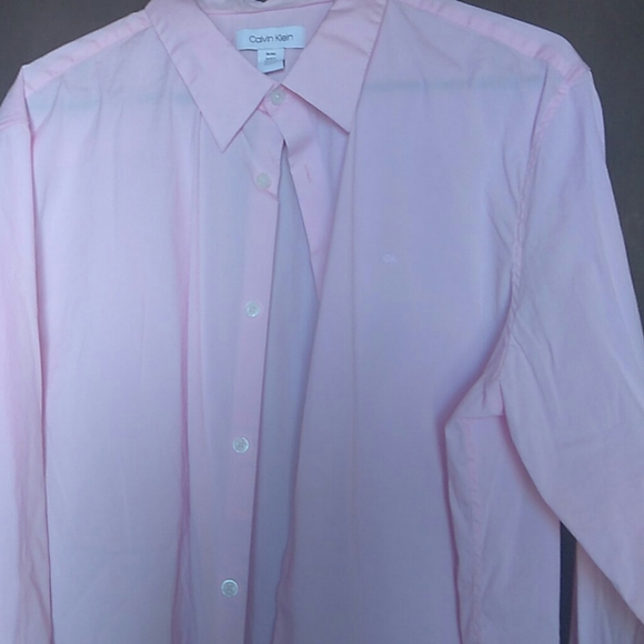 Button up shirt - Picture 2 of 3